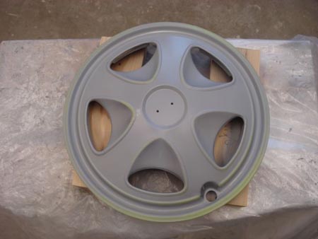 Primed hubcap